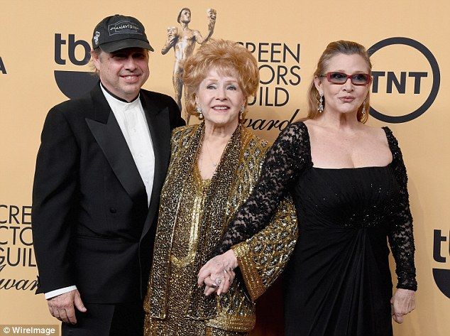 Debbie Reynolds murió en paz y sin dolor: hijo - debbie-reynolds