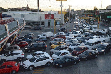 Reportan desabasto de gasolinas en 8 estados del país