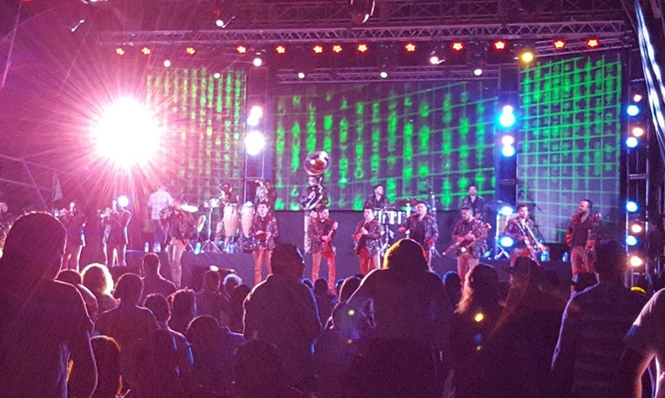 Bajan de avión a integrantes de la Banda MS - ed1067757b6c476c7a960b989950e84c