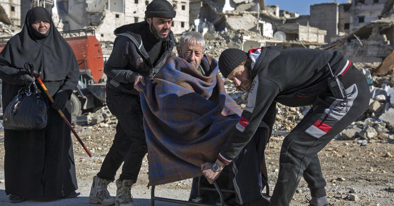 Suspenden evacuación de Alepo por supuestos ataques rebeldes - evacuacion-alepo