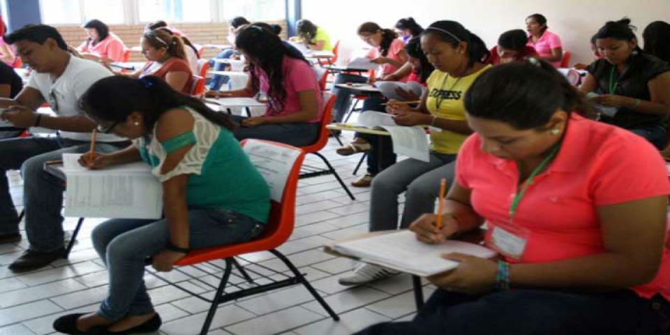 Cerca del 97 por ciento de normalistas de Oaxaca participan en concurso de ingreso