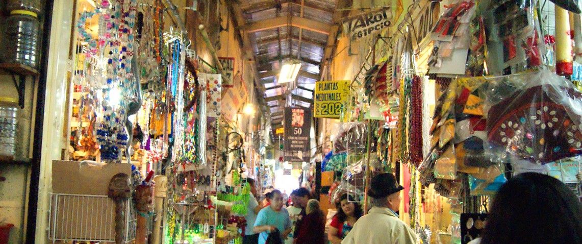 ‘Gallo dorado’, el amuleto más comprado para recibir el Año Nuevo