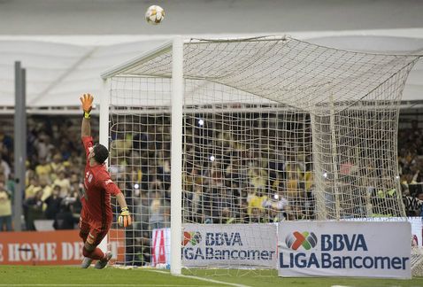 América rescata empate en el primer duelo de la final - falla-penal-oribe_peralta-club_america-milenio-la_aficion_MILIMA20161222_0344_30