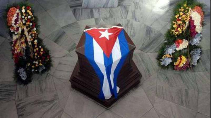 Sepultan a Castro en Santiago de Cuba