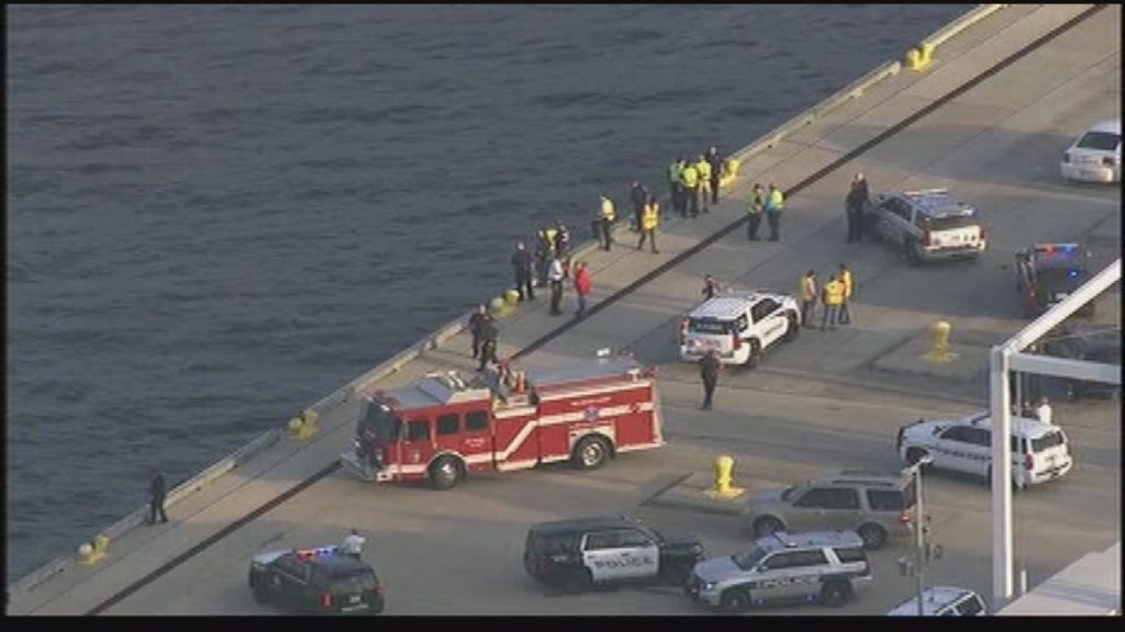 Helicóptero militar cae al mar en Texas - helicoptero-apache-6-1024x576
