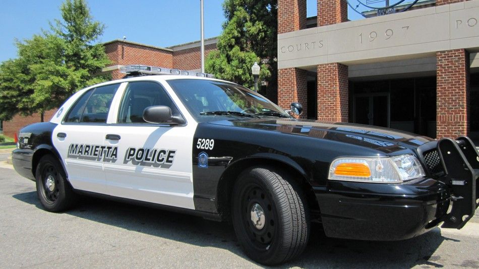 Policía se burla de ladrón que les hizo el trabajo ‘demasiado fácil’