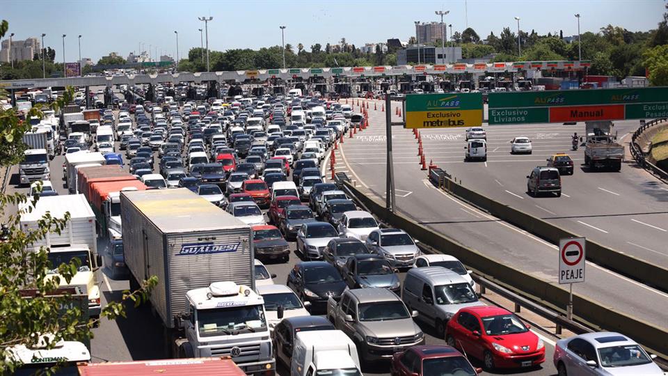Paro de transporte público afecta Argentina - impuesto-a-las-ganancias-2329713h540