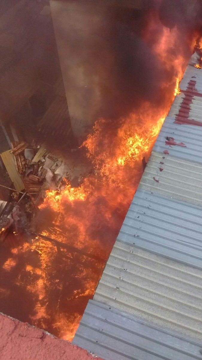 Apagan incendio en casa de la Moctezuma - incendio-2