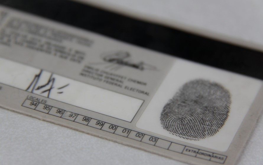 Entregan 15 millones de credenciales para votar en 2016 - ine-3