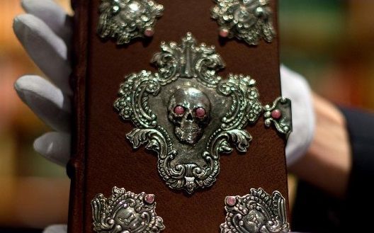 Subastan manuscrito hecho a mano por J.K. Rowling en más de 450 mil dólares