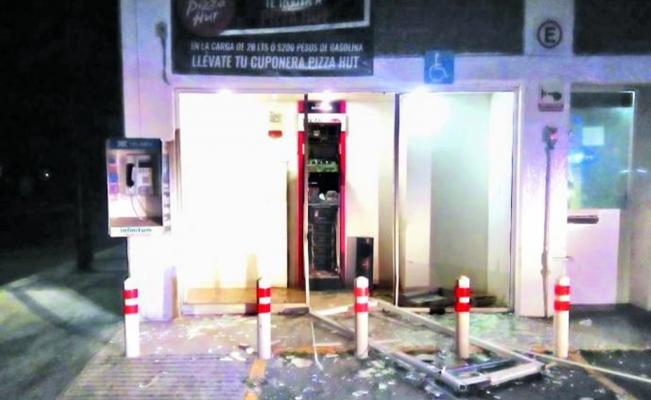 Hacen explotar cajero automático en el Edomex para robarlo