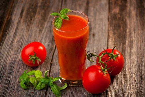 Jugos para combatir la resaca - jugo-de-zanahoria-y-tomate