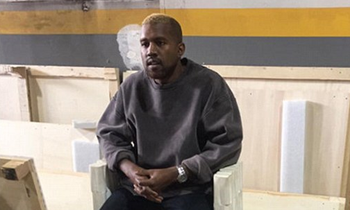 Kanye West reaparece en público tras ser hospitalizado