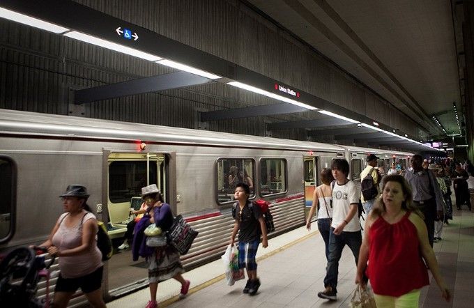 Amenazan con volar una estación de Metro en Los Ángeles
