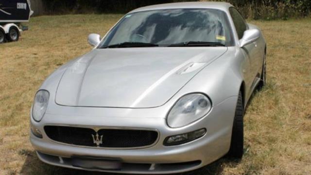 Banco presta por error 1.5 mdd a joven que los gasta en autos, mujeres y drogas - luke-brett-moore-maserati