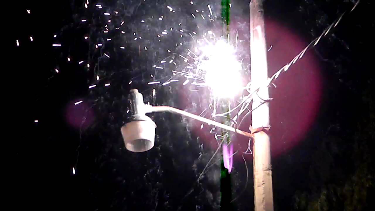 Cortocircuito en Miguel Ángel de Quevedo deja sin luz a la colonia