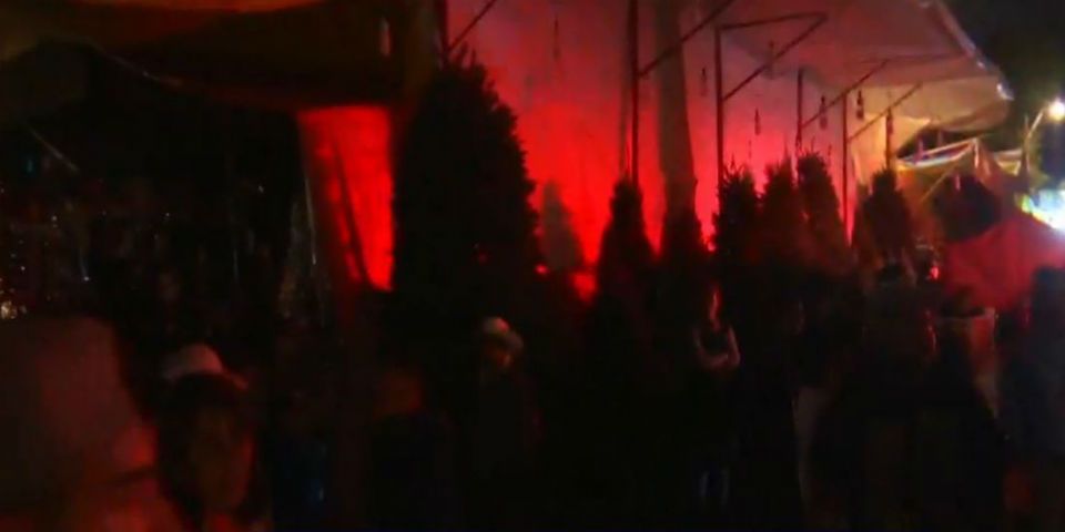 Bomberos impiden incendio en Mercado de Jamaica