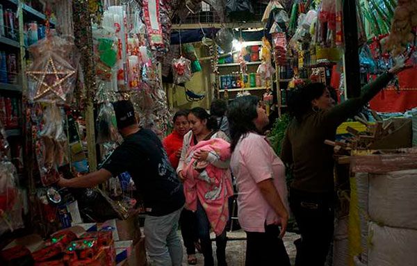 'Gallo dorado', el amuleto más comprado para recibir el Año Nuevo - mercado-sonora-ok