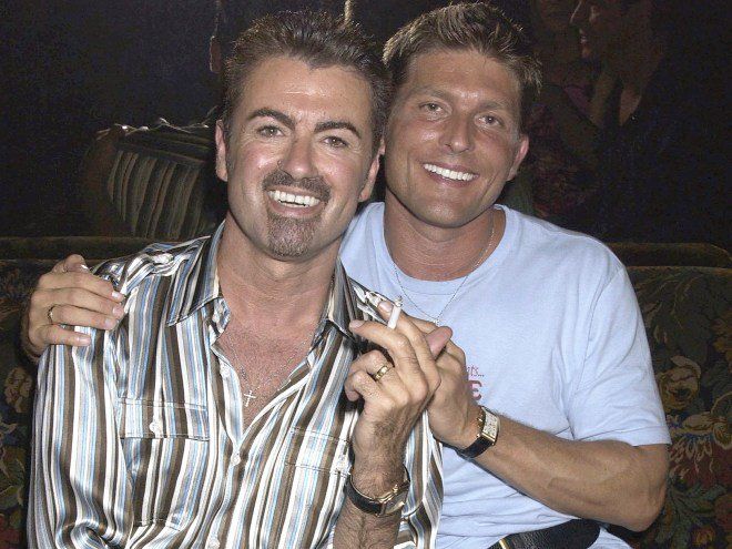 "Lo encontré muerto en la cama": pareja de George Michael - michael-goss
