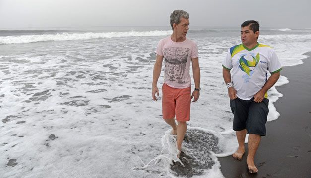 Salvador, el náufrago que sobrevivió 438 días en el mar - naufrago-periodista