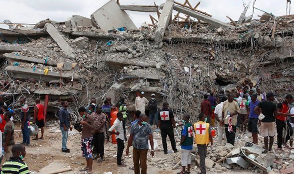 Techo de iglesia cae y mata a 160 personas en Nigeria - nigeria-II