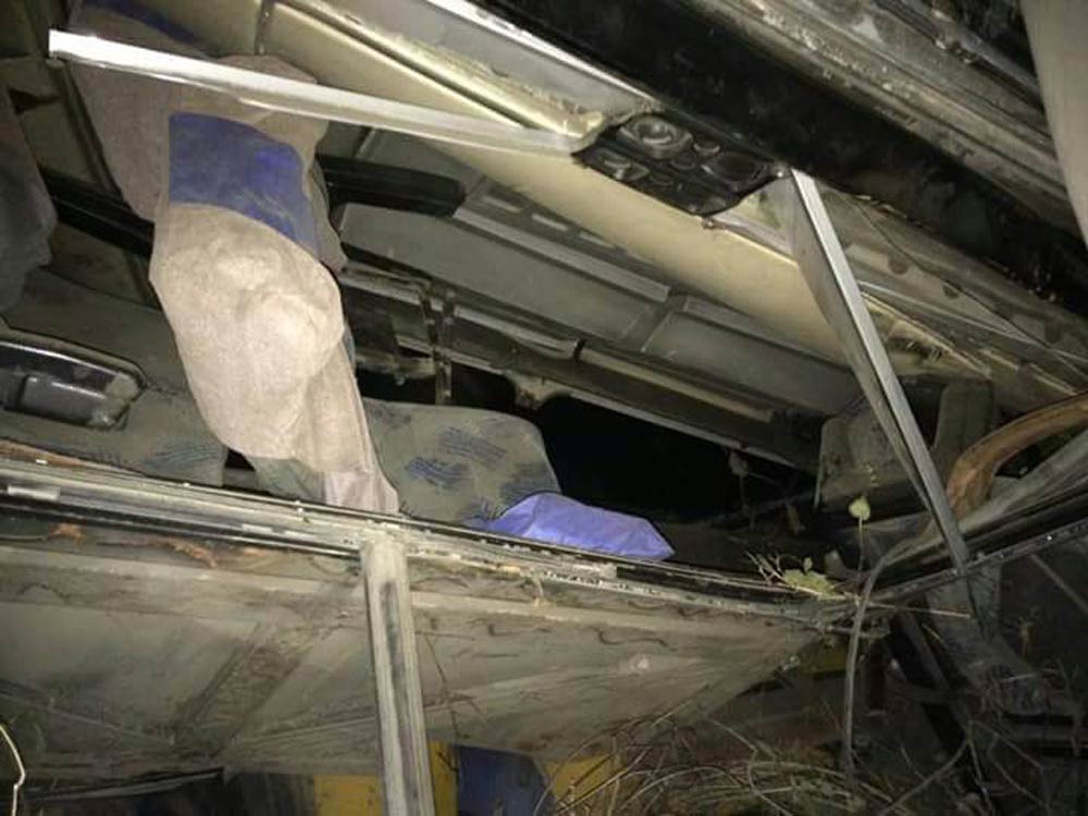 Mueren 5 y hay 32 lesionados al caer autobús en Oaxaca - oaxaca-03