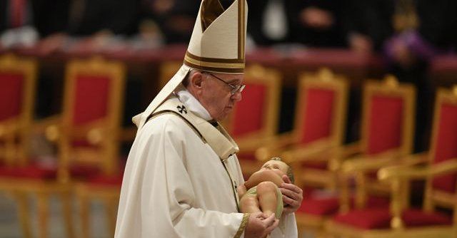 Video: Papa Francisco lanza “anti-mannequin challenge”