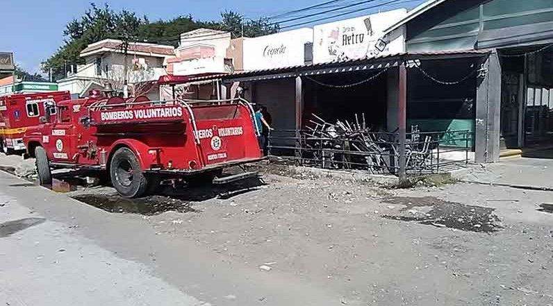 Local de pirotecnia que era atendido por menores se incendia en Michoacán - parácuaro-I