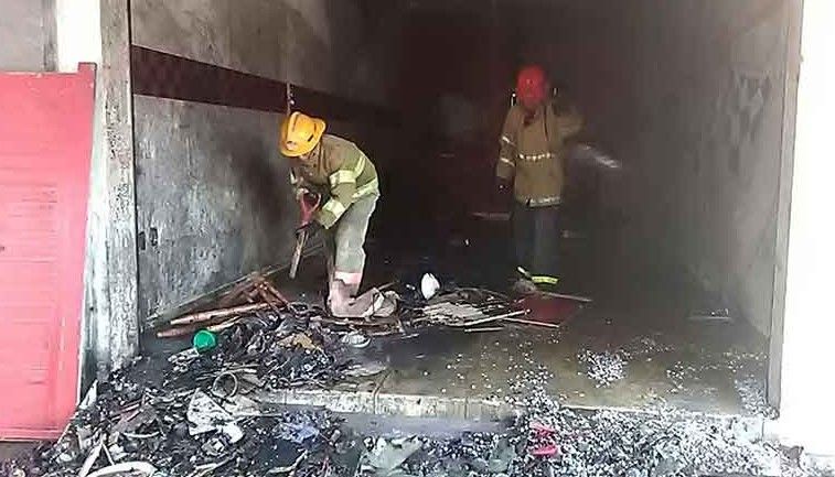 Local de pirotecnia que era atendido por menores se incendia en Michoacán