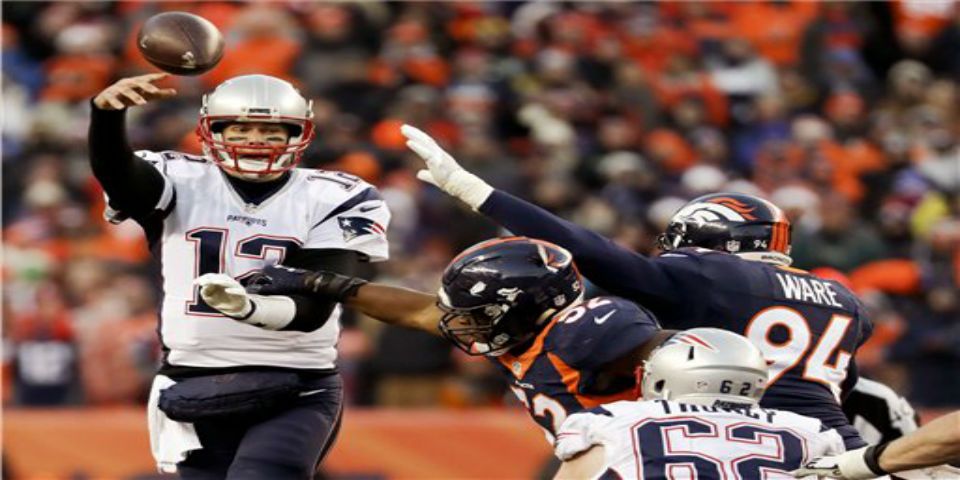 Brady pone al borde de la eliminación a los campeones Broncos
