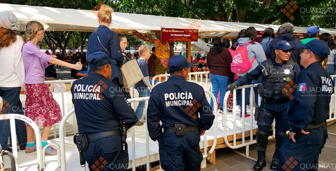 Resguardan 500 policías el Zócalo de Oaxaca por Noche de Rábanos