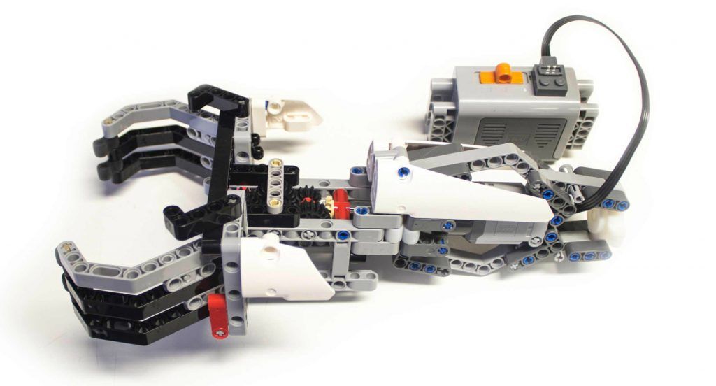 Los inventos del 2016 - protesis-lego-1024x552