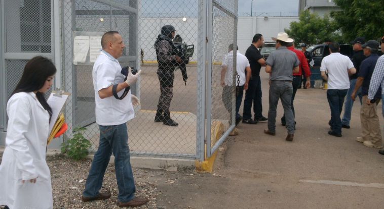 Reos escapan de un penal en Sinaloa por los juzgados Reos escapan de un penal en Sinaloa por los juzgados