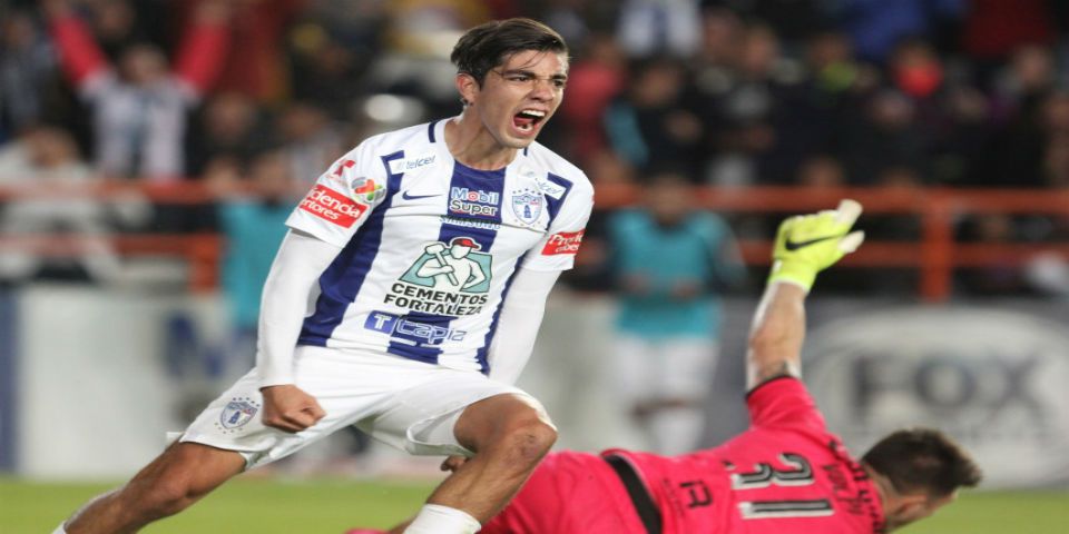 Rodolfo Pizarro llega a Chivas