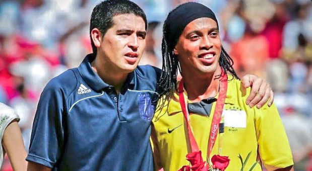 Ronaldinho podría jugar con el Chapecoense