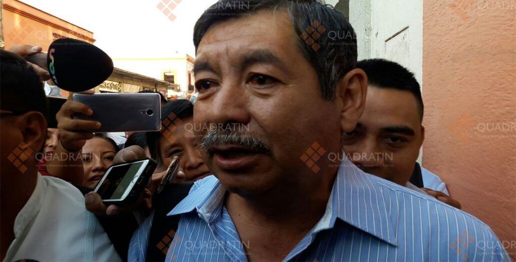 Gobierno de Oaxaca acuerda regularizar a más de 3 mil trabajadores del magisterio - ruben2-1024x521