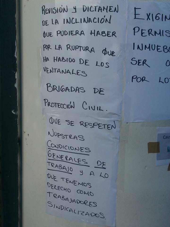 Trabajadores bloquean edificio de Semarnat - semarnat-2