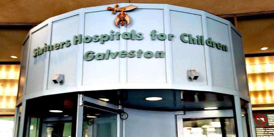 Hospital de Texas atiende a niños quemados en Tultepec