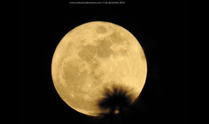 Superluna aparece esta noche