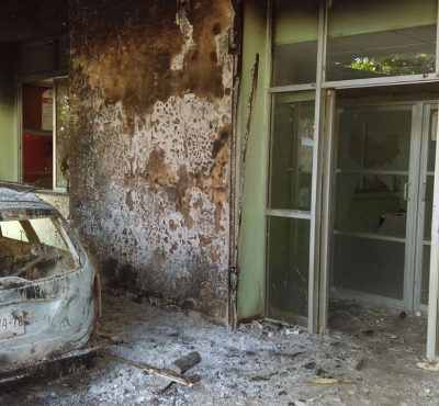 Dos muertos por enfrentamiento entre vecinos y policías - tabasco