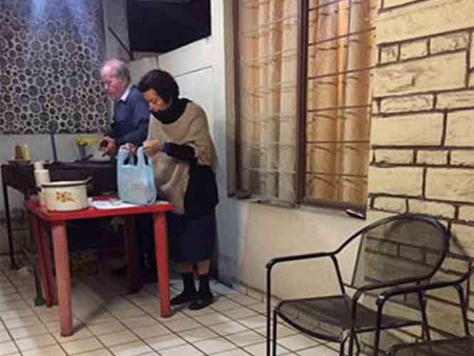 Negocio de "hamburguesas de los abuelos" se vuelve viral en Nuevo León - tacos-tama