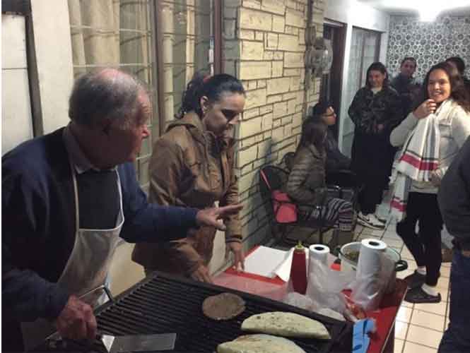 Negocio de “hamburguesas de los abuelos” se vuelve viral en Nuevo León