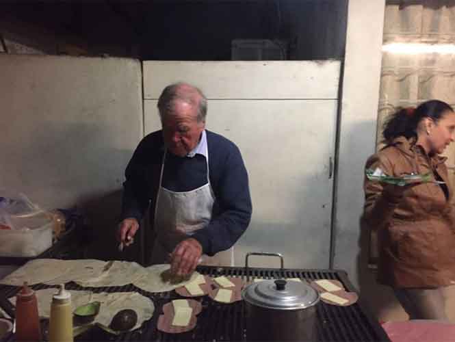 Negocio de "hamburguesas de los abuelos" se vuelve viral en Nuevo León - tama-4