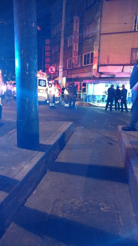 Hombre que disparó a asaltante en taquería se presenta ante el MP - taquería-la-costilla-3-576x1024