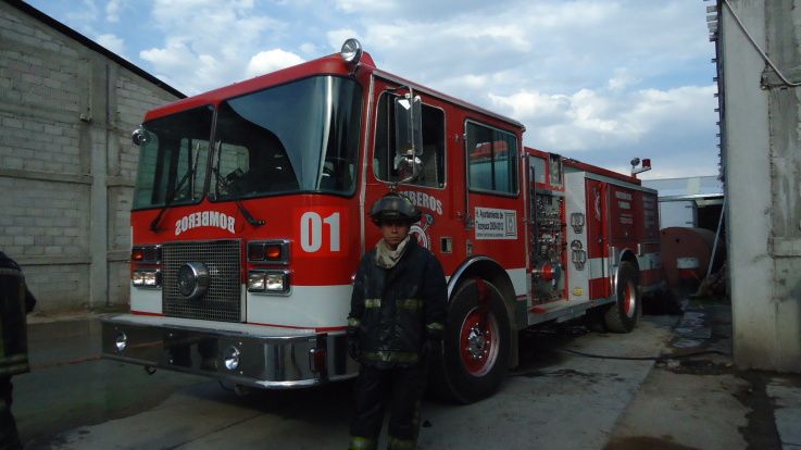 En Tultepec solo 22 bomberos protegen al pueblo cohetero