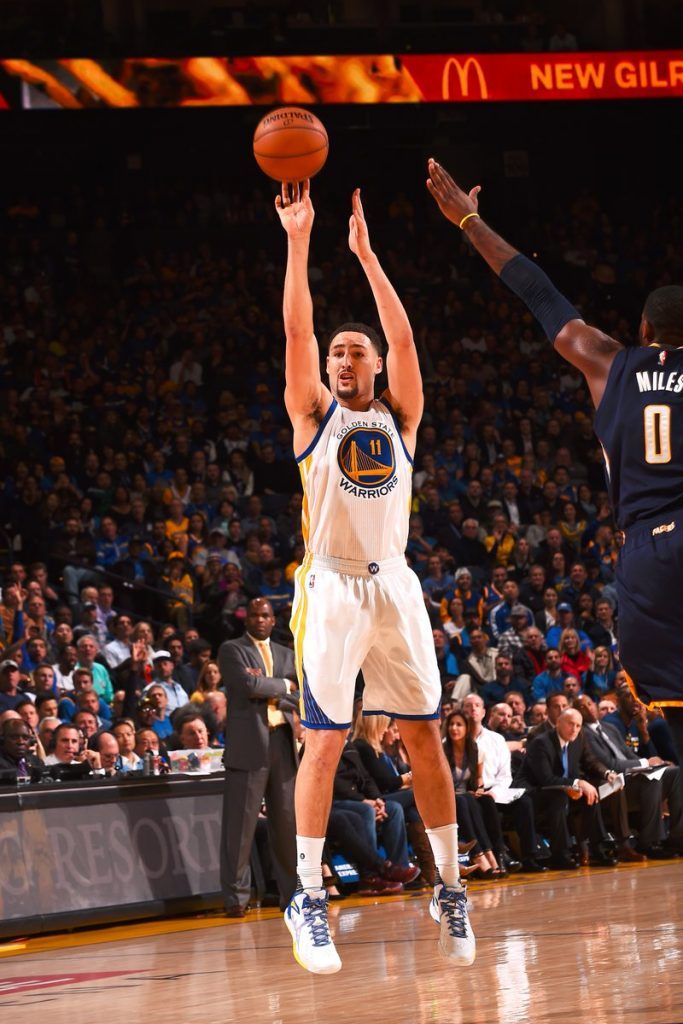 Klay Thompson anota 60 puntos en menos de 30 minutos - thompson-2-683x1024