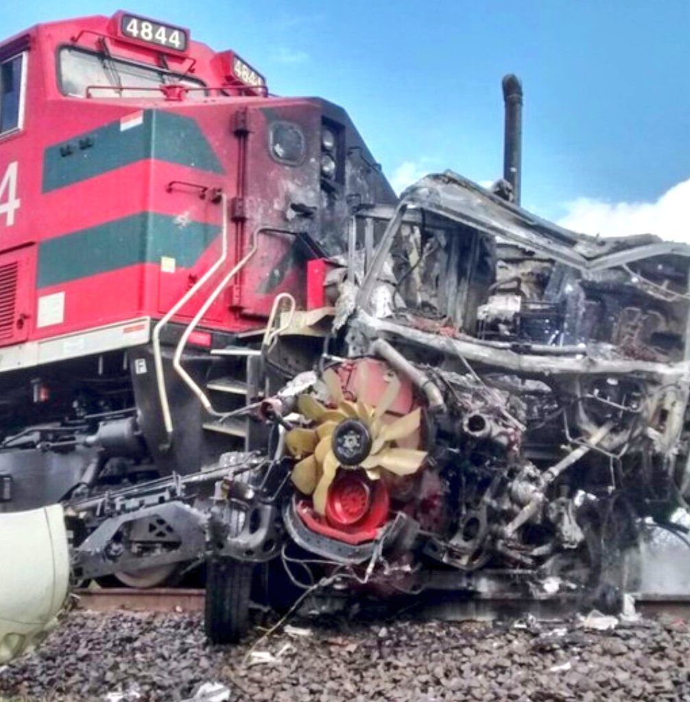 Tráiler se impacta contra tren en Jalisco - tren-jalisco-I-1006x1024