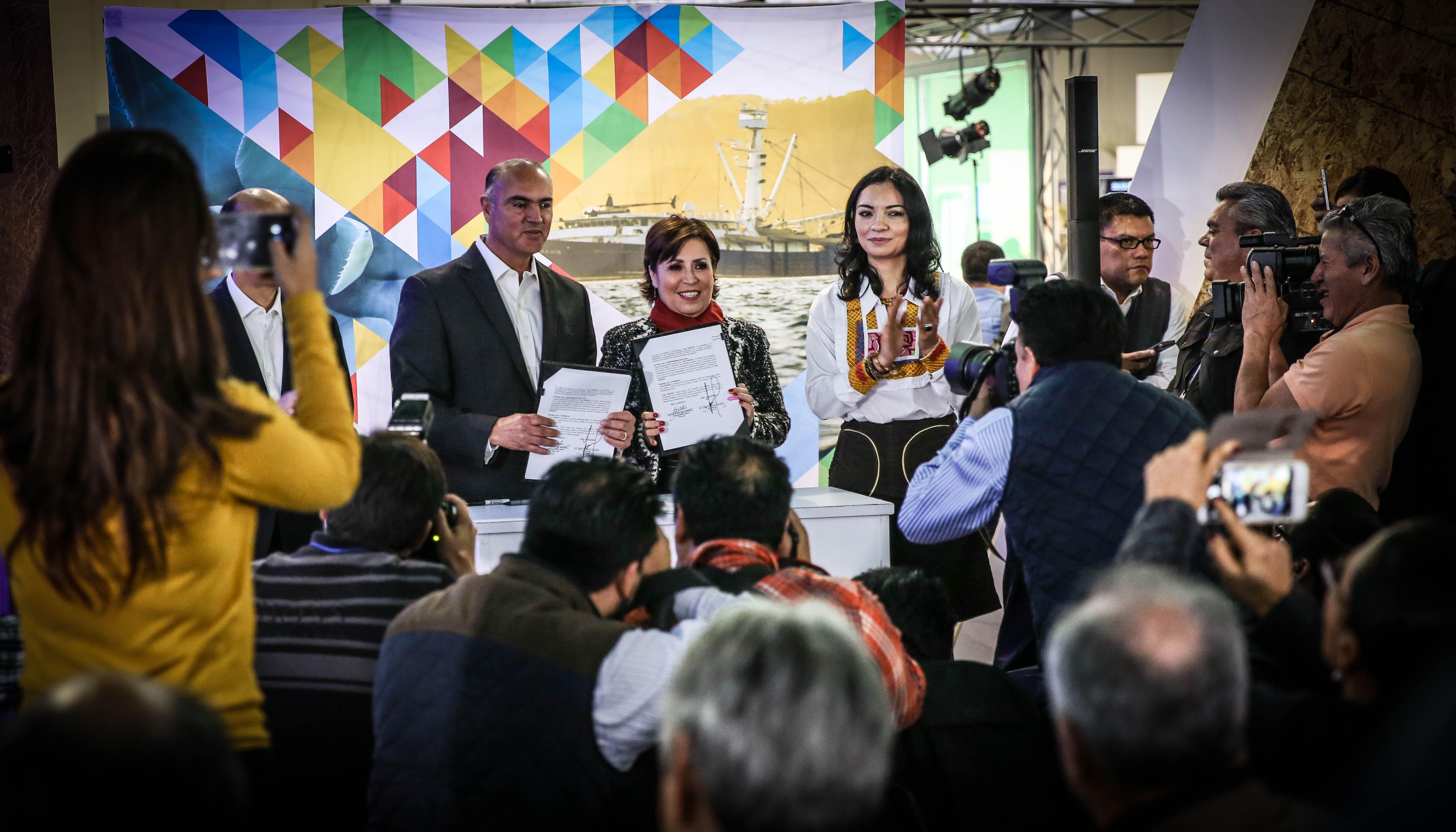 Rosario Robles y José Calzada firman convenio de colaboración