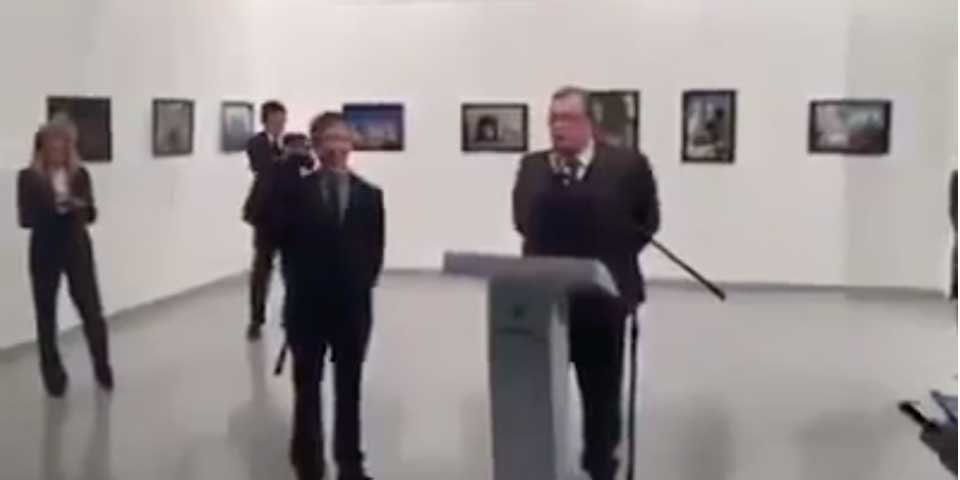 Difunden nuevo video de asesinato de embajador ruso en Turquía