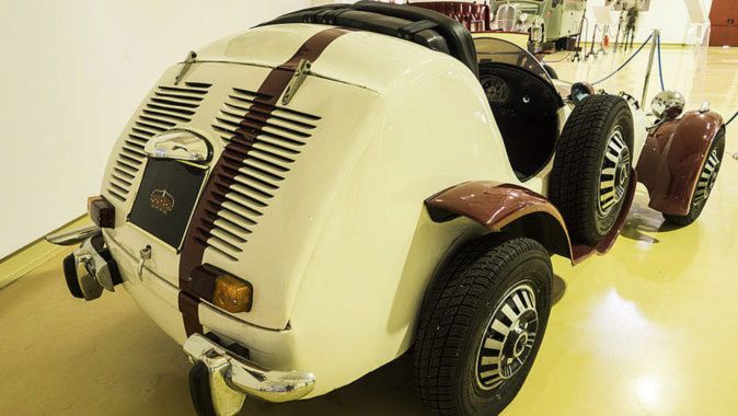 Los coches históricos que la Guardia Civil repara para el rey - 14828473479284_674x0